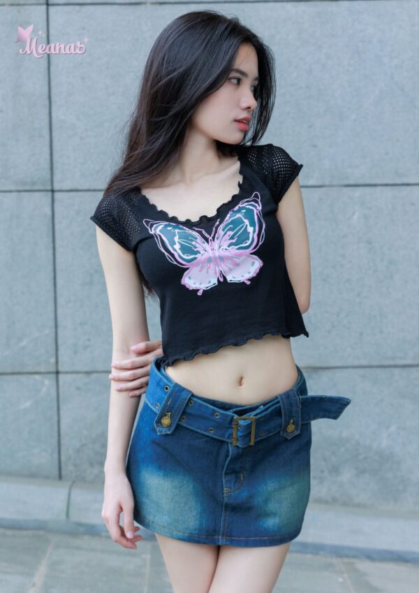 ao croptop tay ngan in hinh buom 1